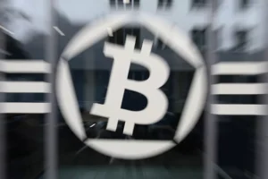 Биткоин, блокчейн и крупные финансовые организации
